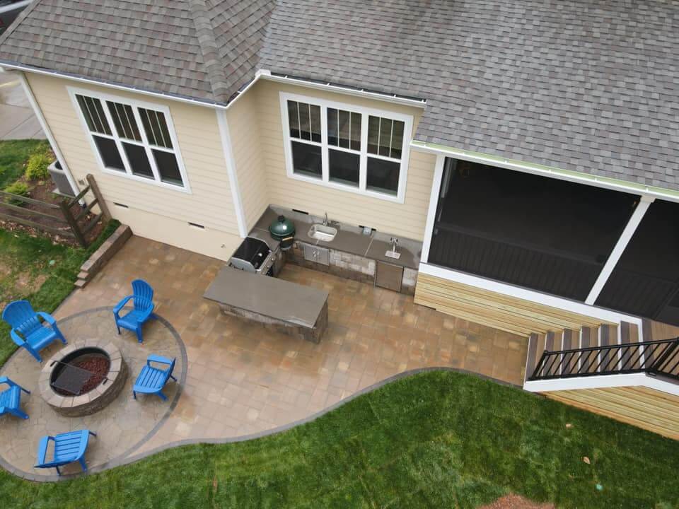 Outdoor kitchen with keg